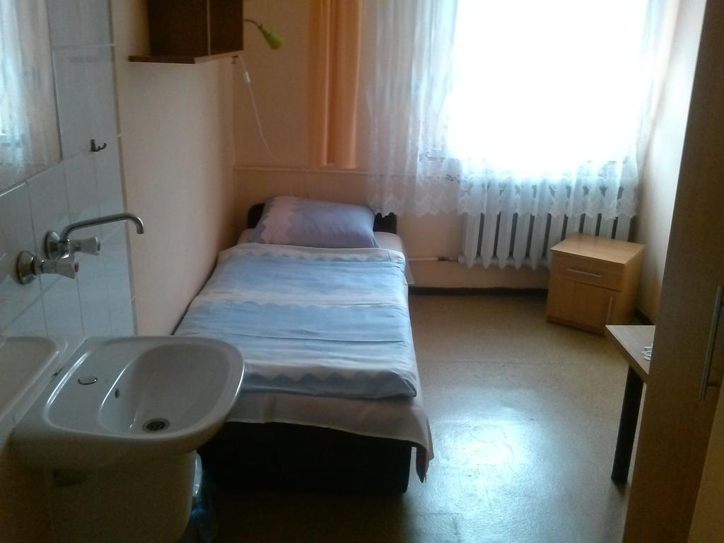 Pod Zielonym Kogutem Hostel Duszniki Zdrój Kamer foto