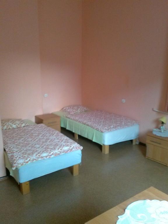 Pod Zielonym Kogutem Hostel Duszniki Zdrój Kamer foto