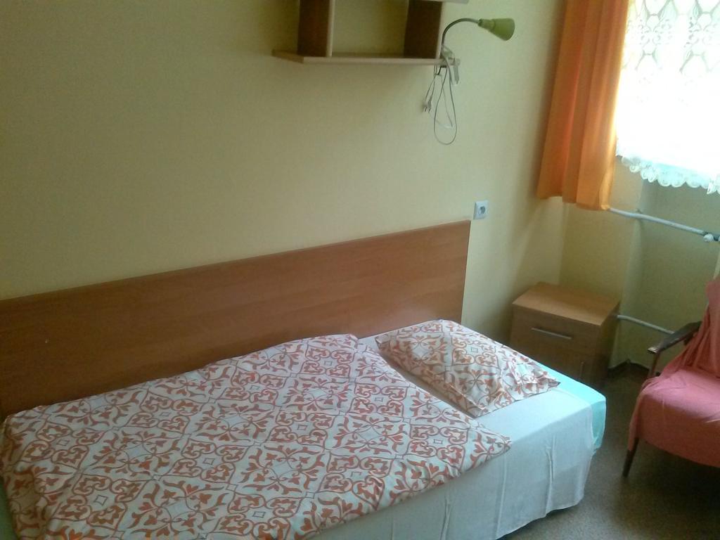 Pod Zielonym Kogutem Hostel Duszniki Zdrój Kamer foto