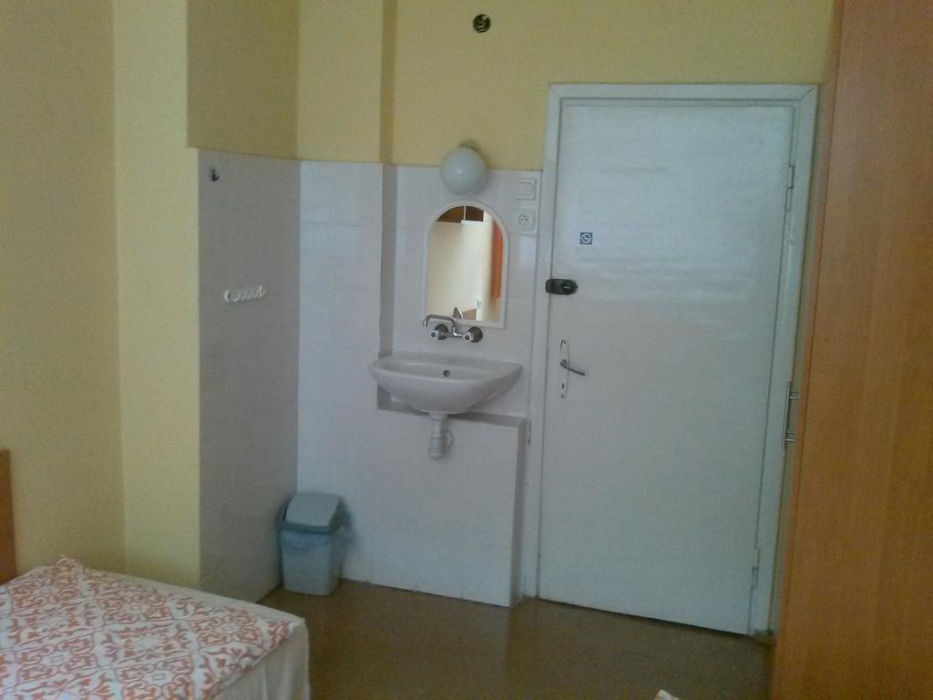 Pod Zielonym Kogutem Hostel Duszniki Zdrój Kamer foto
